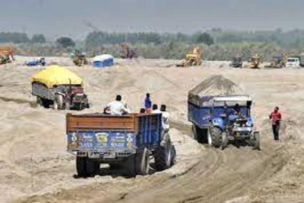 Three arrested on charges of illegal mining in Ludhiana, JCB, two tractor-trolleys recovered from truck