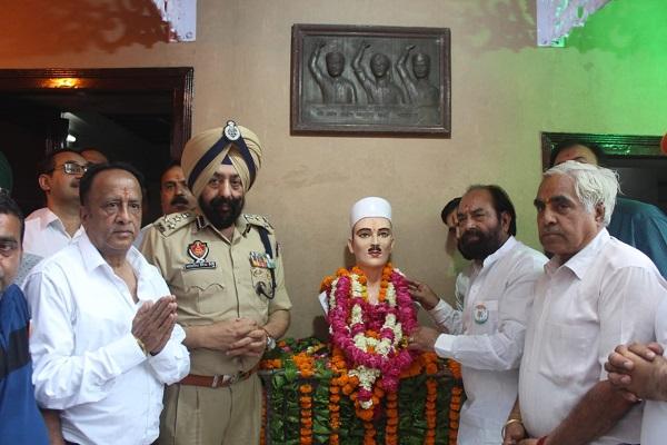 No government minister came to pay tribute to martyr Sukhdev