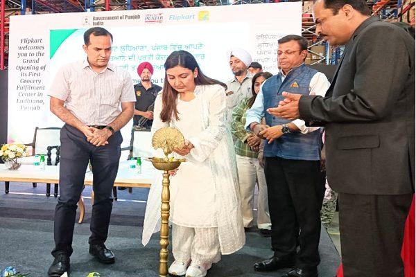 Minister Anmol Gagan Mann inaugurated Flipkart's first grocery center in Ludhiana